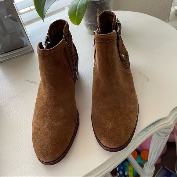 COPY - Vince Camuto Brown Suede Buckle Block Heel Boots/Booties womens 8 - Picture 2 of 9